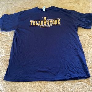 Yellowstone National Park men’s extra-large navy blue T-shirt